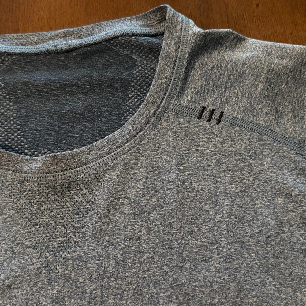 Lululemon Metal Vent Tech Long Sleeve Shirt Large ***3 snags*** - Picture 2 of 10